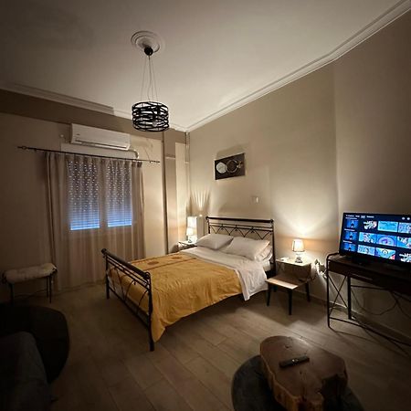 Ζεστή Φωλίτσα Στο Κέντρο. Apartment Атина Екстериор снимка