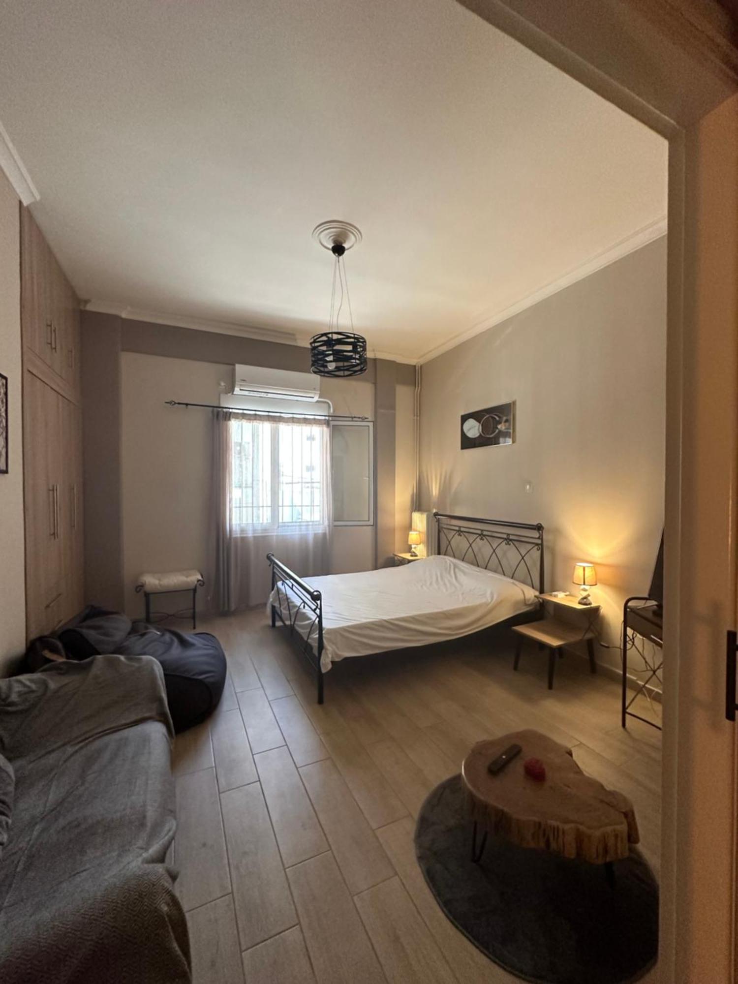Ζεστή Φωλίτσα Στο Κέντρο. Apartment Атина Екстериор снимка