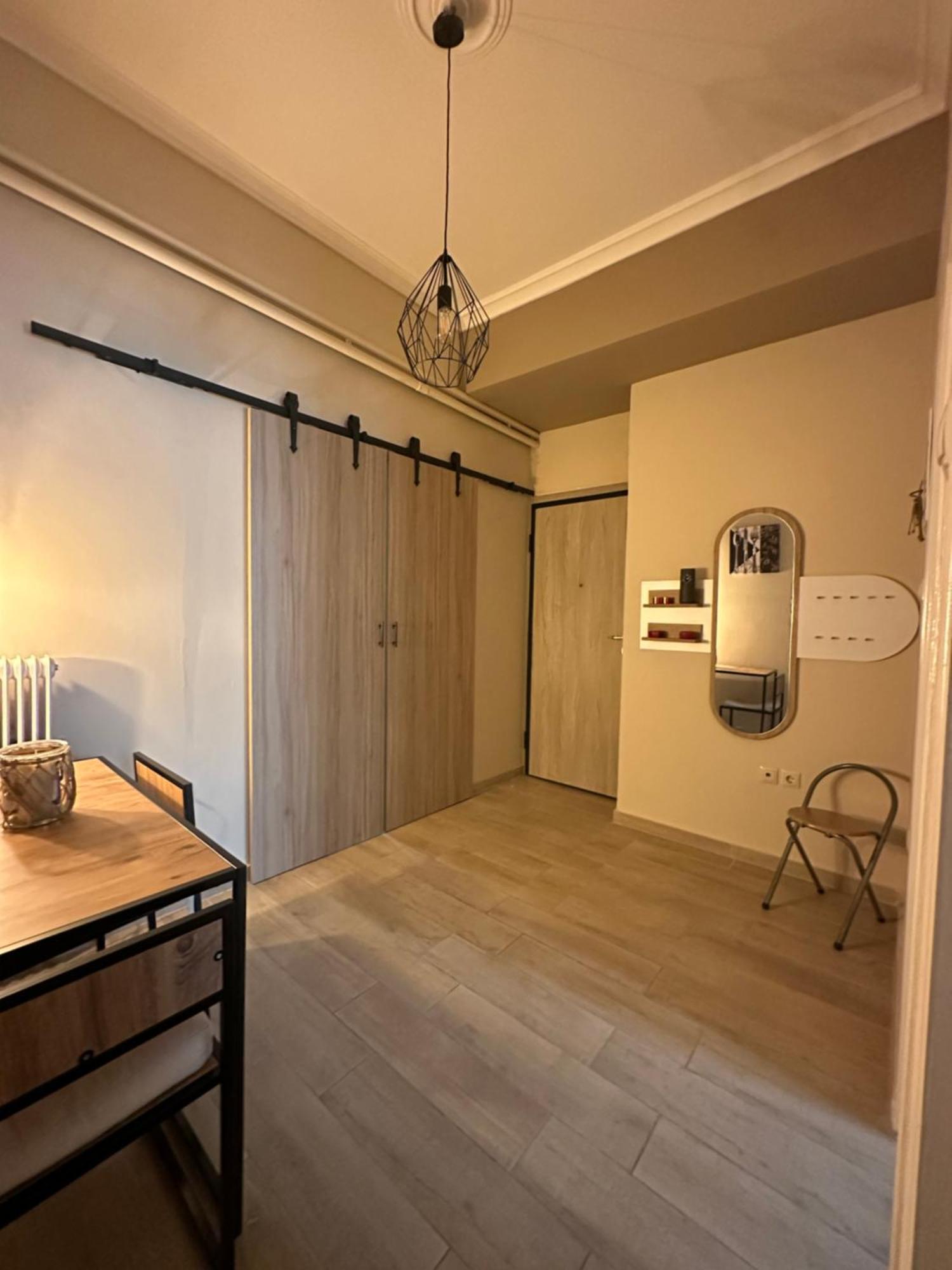 Ζεστή Φωλίτσα Στο Κέντρο. Apartment Атина Екстериор снимка