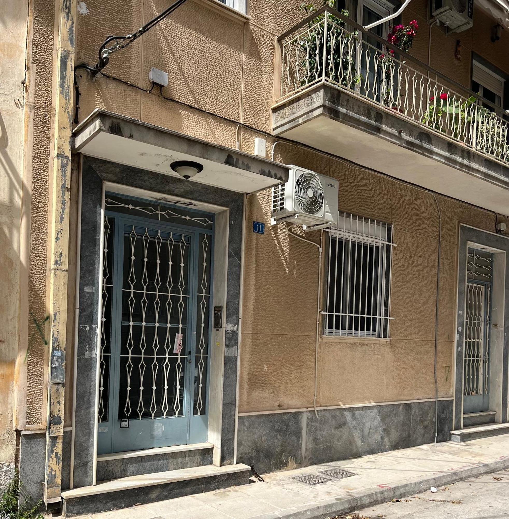 Ζεστή Φωλίτσα Στο Κέντρο. Apartment Атина Екстериор снимка